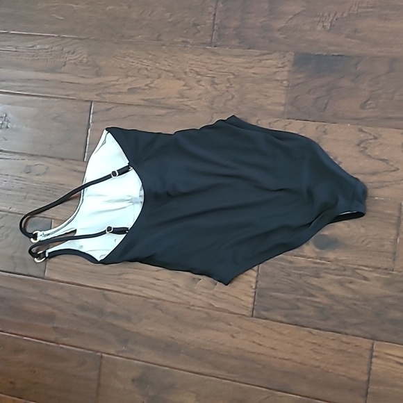 Jessica Simpson Black and Cream One Piece Swimsuit Size Small - Picture 2 of 8